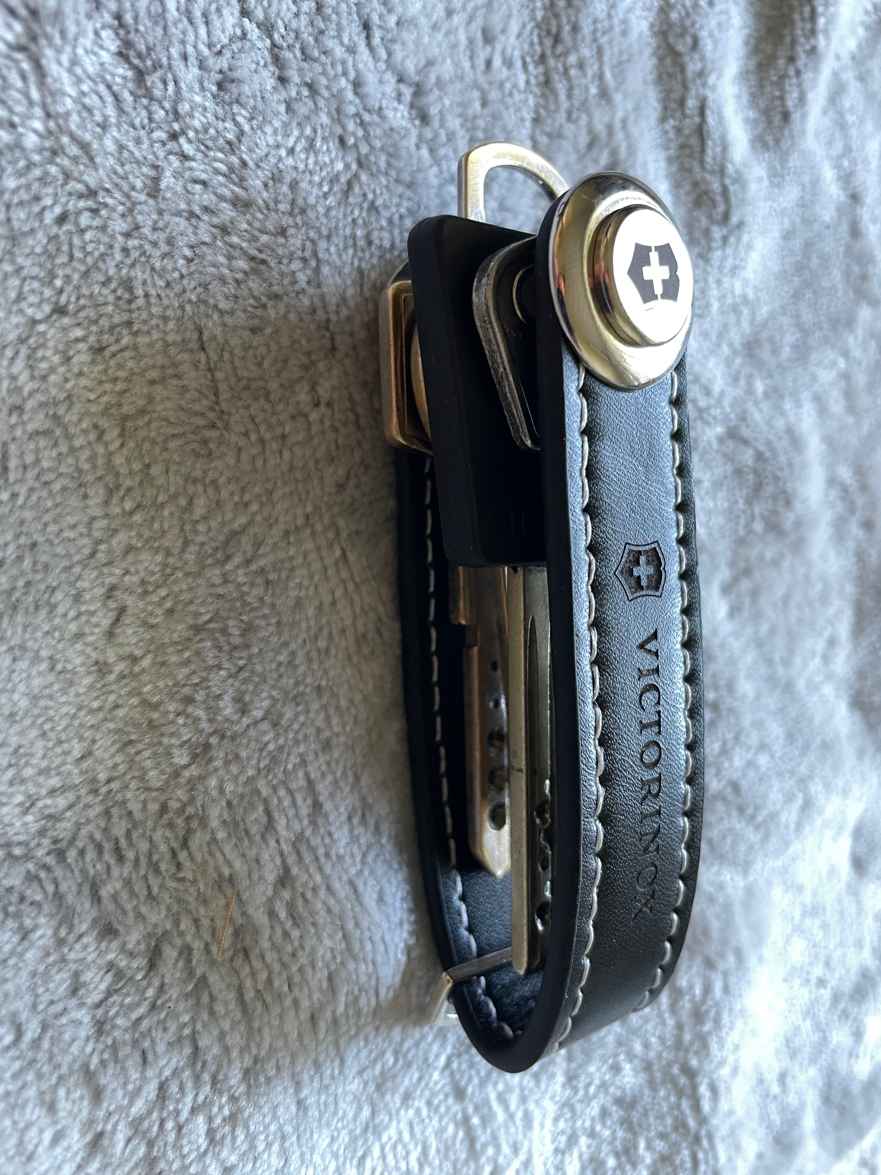 Ключница Victorinox. Футляр органайзер держатель для ключей. Новый