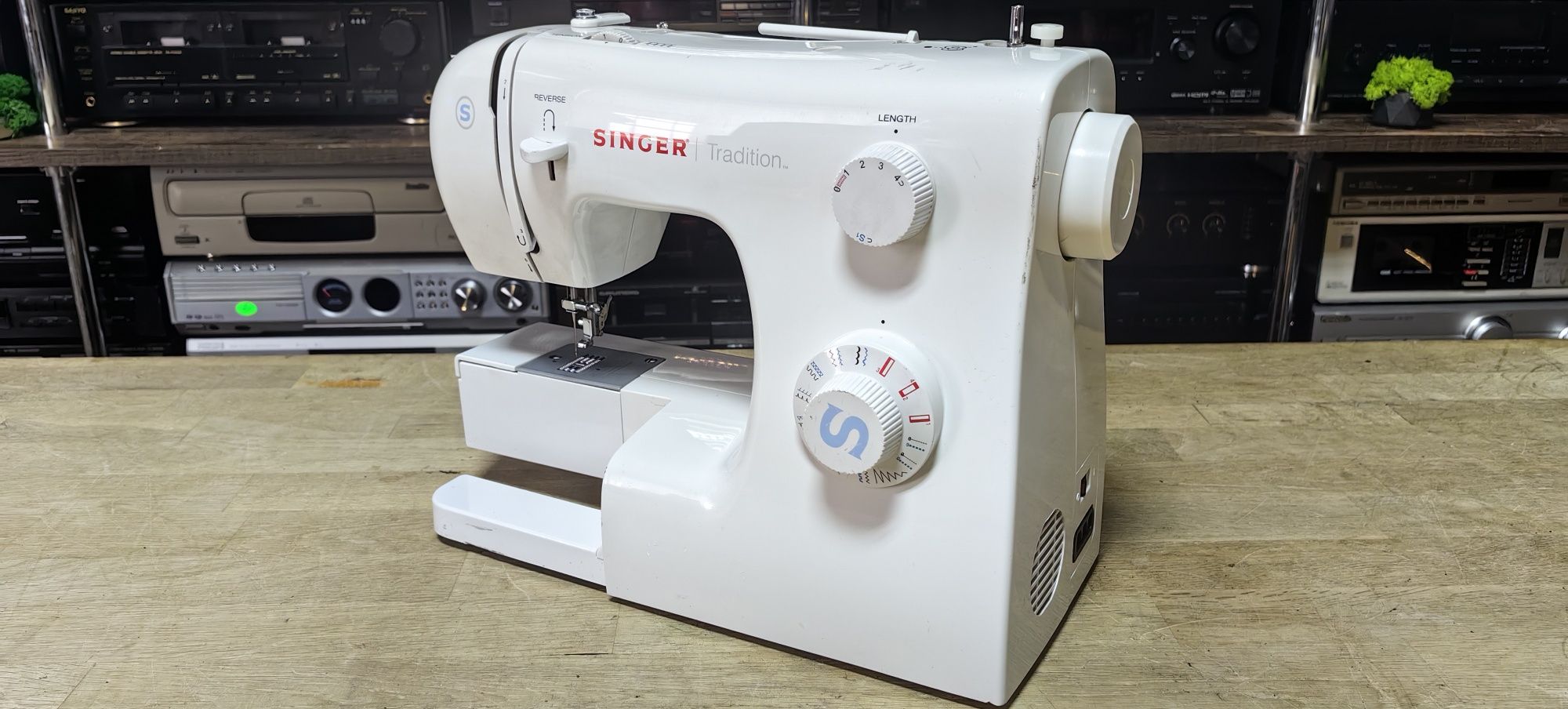 Швейна машинка Singer 2259
