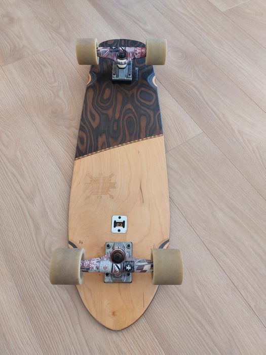 Globe Skate board 32