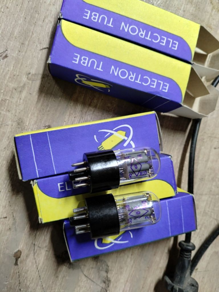 Lampa elektronowa el    6n9s 6n8s