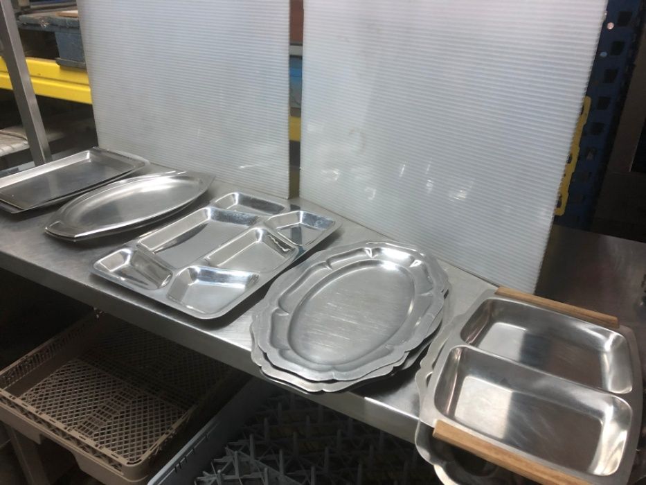 Travessas conjunto de 10 unidades ( 3 em inox + 7 em chapa cromada )