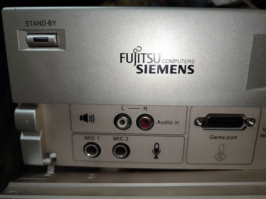 Fujitsu Siemens Multitainer