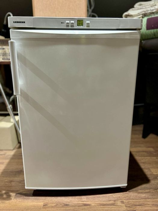 Морозильна / Морозильная  камера Liebherr G1223