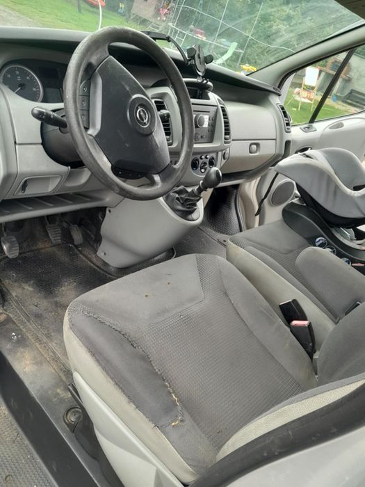 Opel vivaro sprowadzony klima