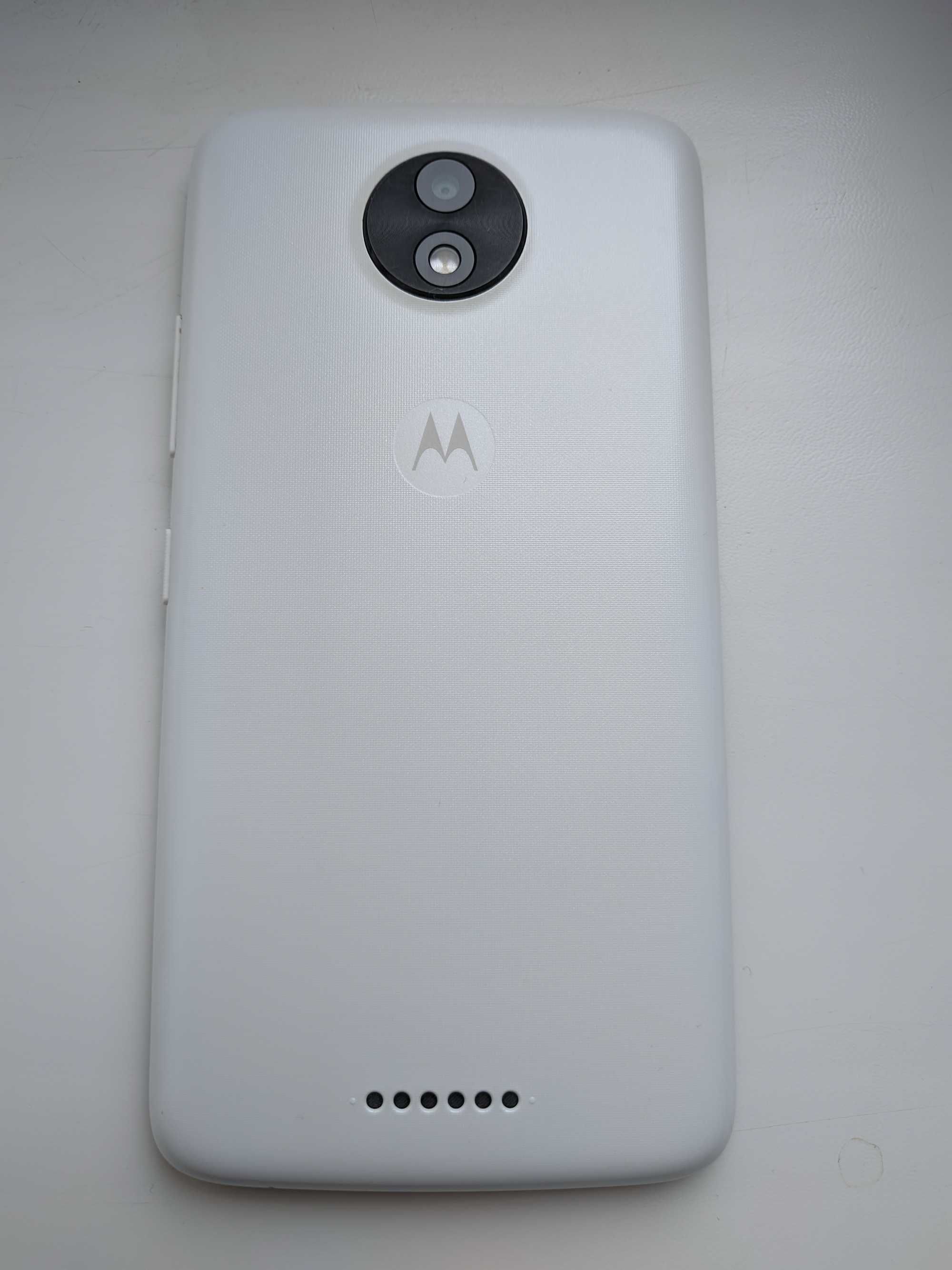 Мобильный телефон Motorola Moto C (XT1750) White Смартфон
