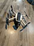 Dron go pro karma