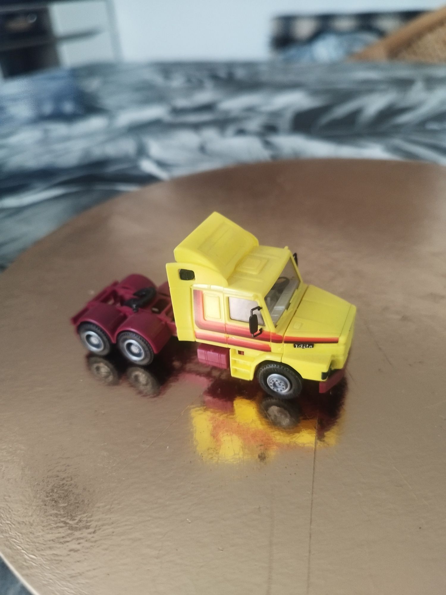 Herpa1:87  844001 SCANIA 142E V8 Hauber trattore stradale 6x4