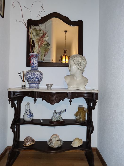 Credencia antiga em mogno com espelho