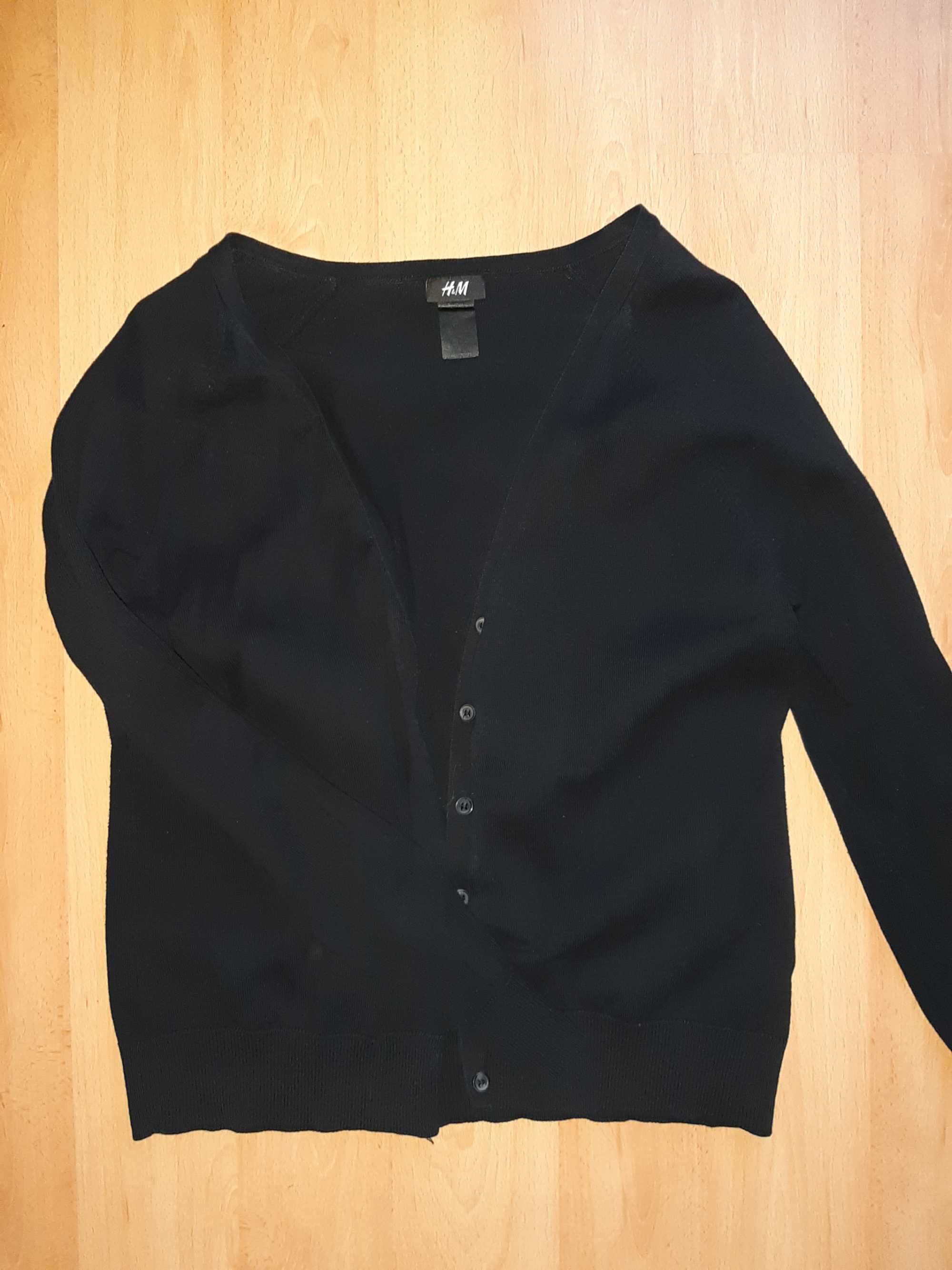 Czarny sweterek na guziczki, H&M rozmiar L