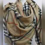 Camelowe bardzo duża chusty overssize Burberry