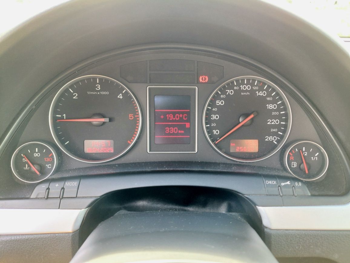 Audi A4 1.9tdi 130cv S-LINE