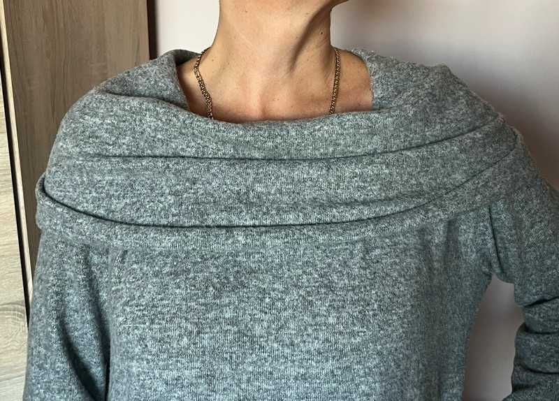 Sweterkowa sukienka