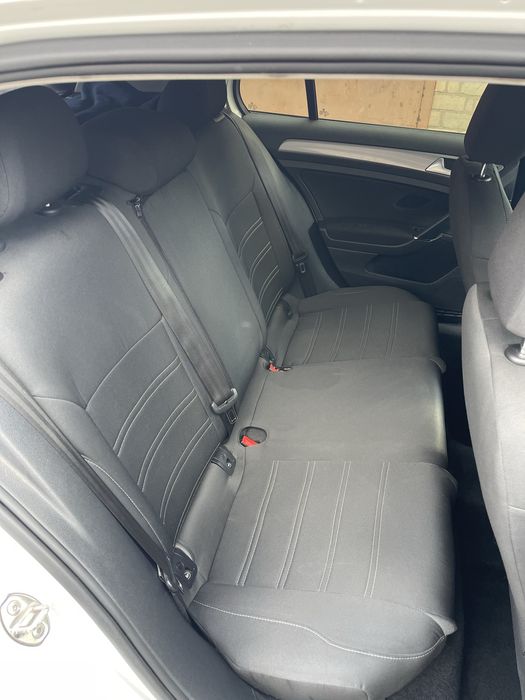 Чехлы Volkswagen Golf 7 E-Golf