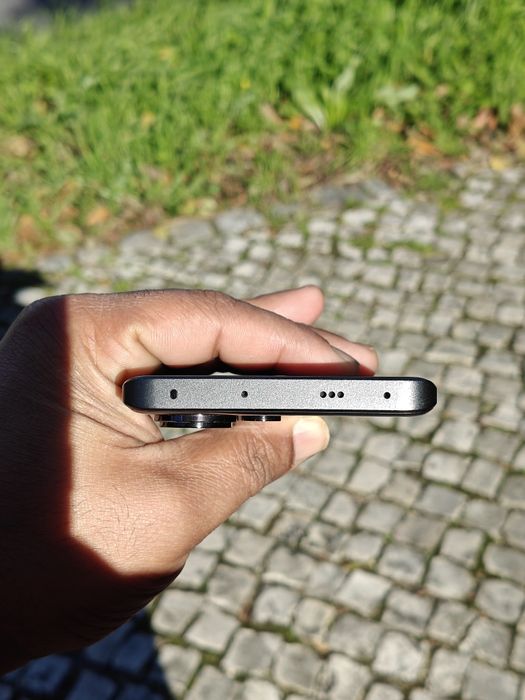 Redmi note 13pro plus.fatura garantia.
Ram:8gb
Rom:256gb
Portugal ware