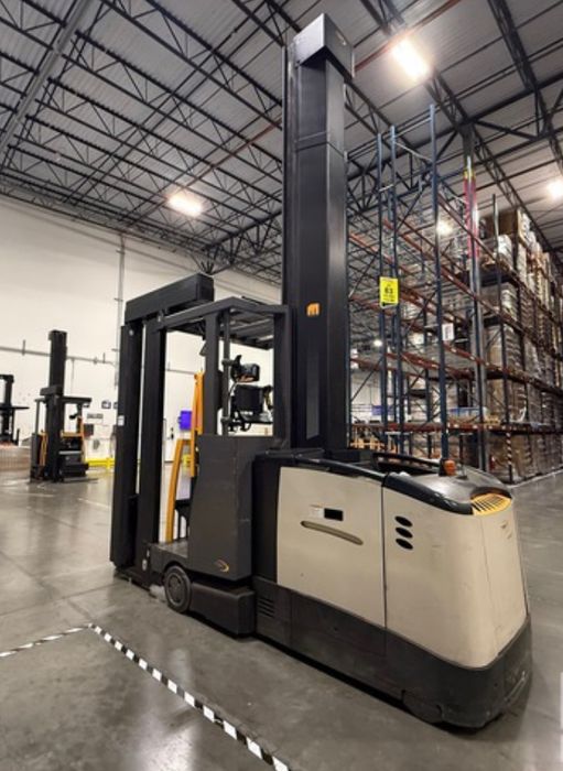 Електро навантажувач, вузькопрохідний річтрак CROWN TSP6500-33