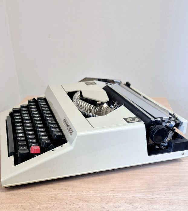 Maszyna do pisania walizkowa Privileg 160 T, Niemcy lata 70