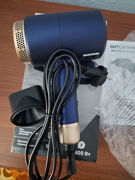 Фен Grunhelm GND 596 B