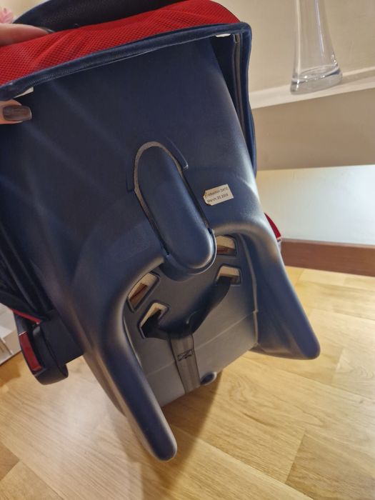 Fotelik nosidełko do samochodu