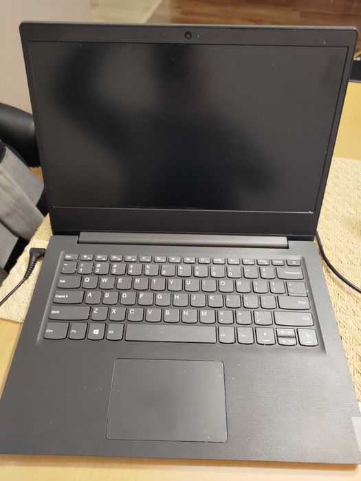 Laptop Lenovo V14-IIL *Intel Core i3 * 12GB RAM * WIN 11 PRO*