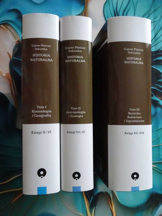 PLINIUSZ -Historia Naturalna - T. I II III język Polski + Łacina _NOWE