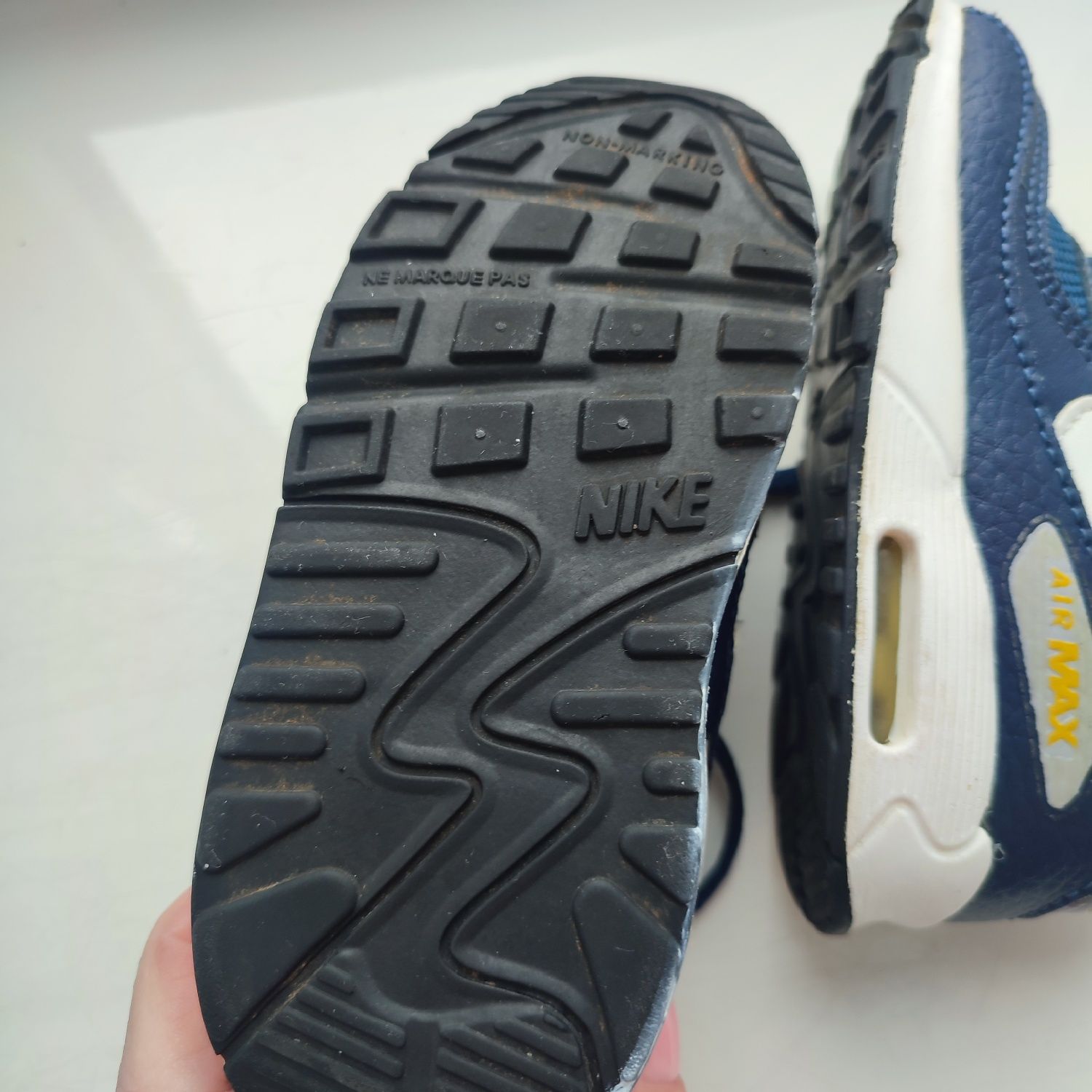 Кросівки Nike air max 23р.