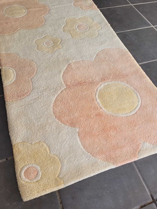 Bonito tapete de quarto ou sala (1,48mx0,81m)