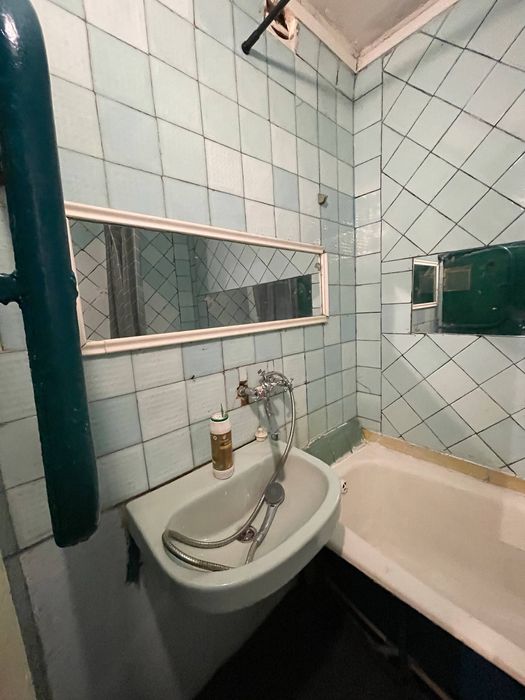 Продам ексклюзивну 3-кім. квартиру Кам’янське, лівий берег 2 мкр.