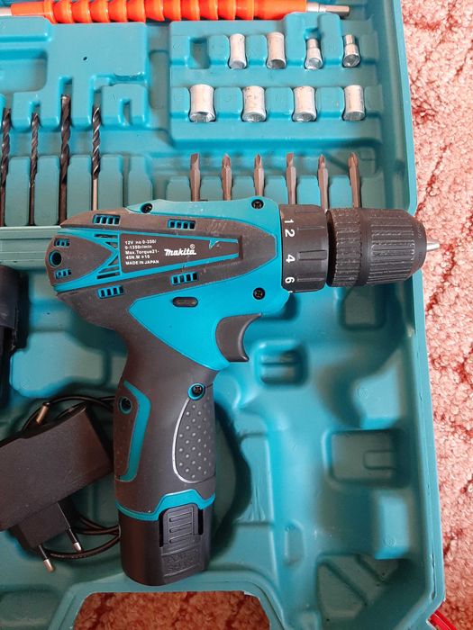 Шуруповерт Makita