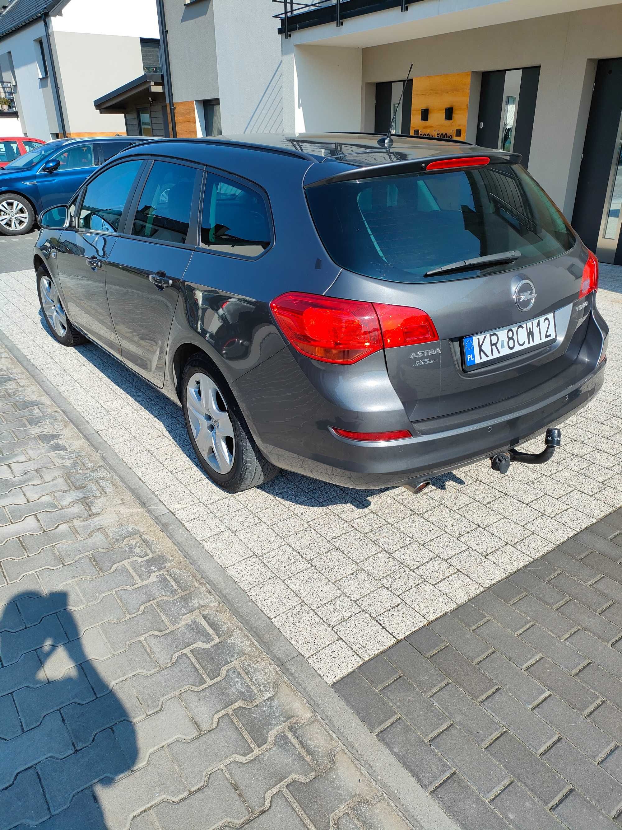 Opel Astra J Turbo  140 km