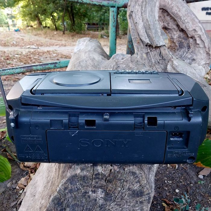 Кассетная магнитола SONY cfd-s37 l