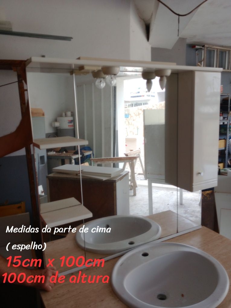 Móvel casa de banho com espelho
