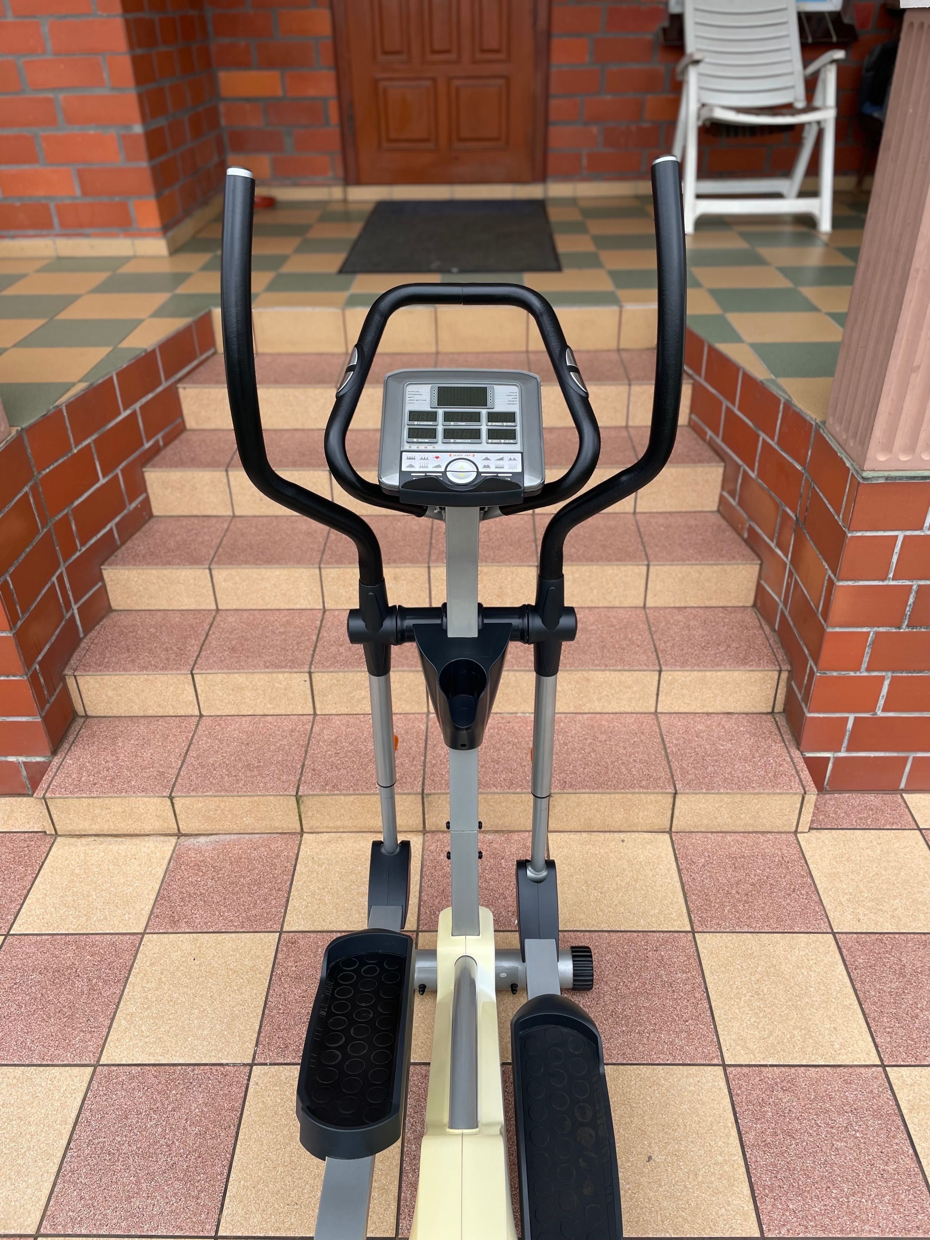 Orbitrek CARDIOSTRONG ex40 Crosstrainer