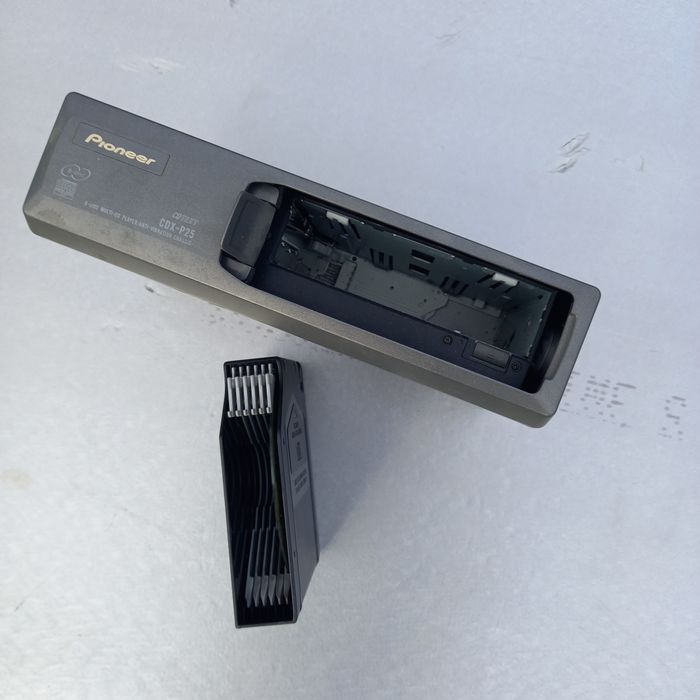 Radio i zmieniarka do płyt sharan