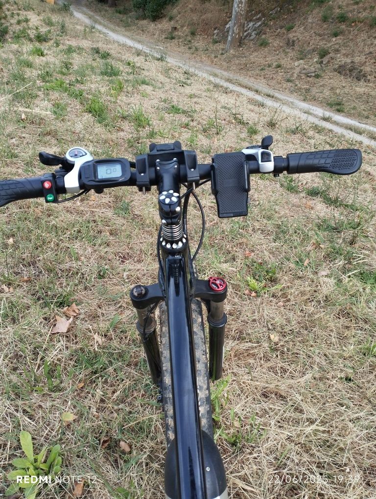 Bicicleta elétrica btt