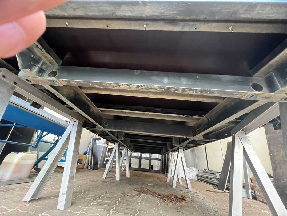 Skrzynia ładunkowa budowlana 385x205 zabudowa paka