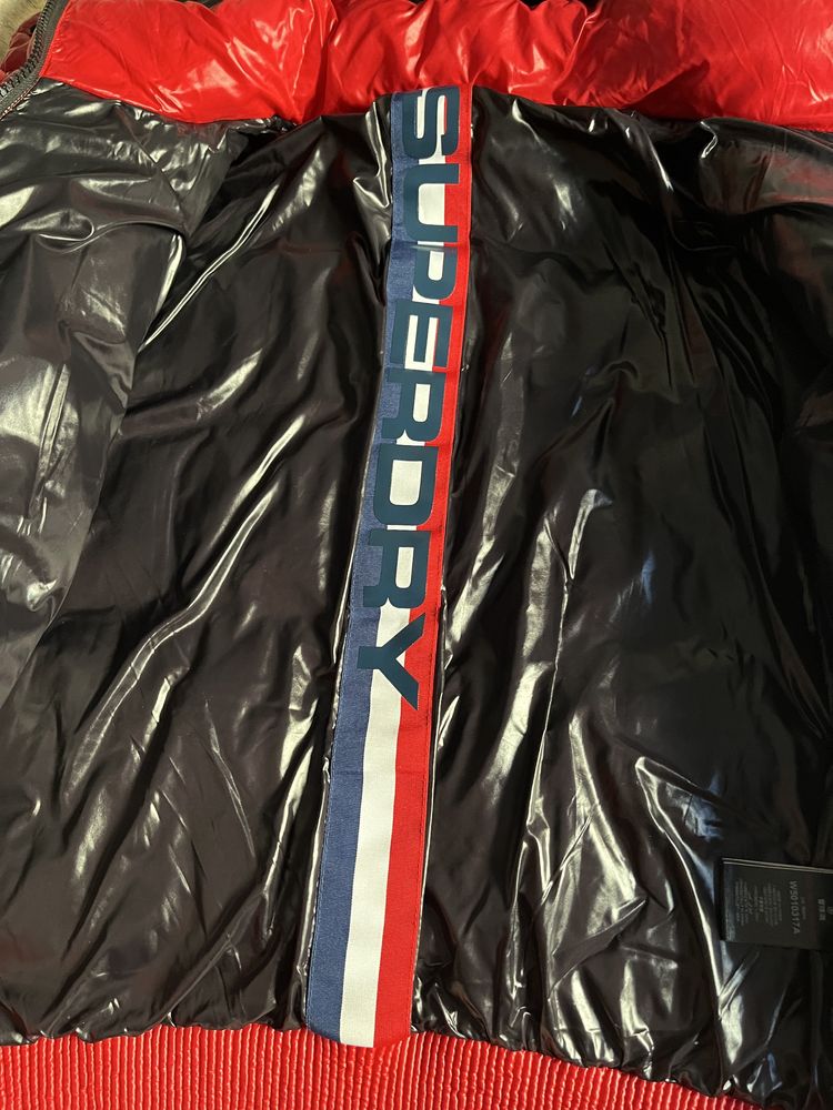Kurtka SuperDry czerwona