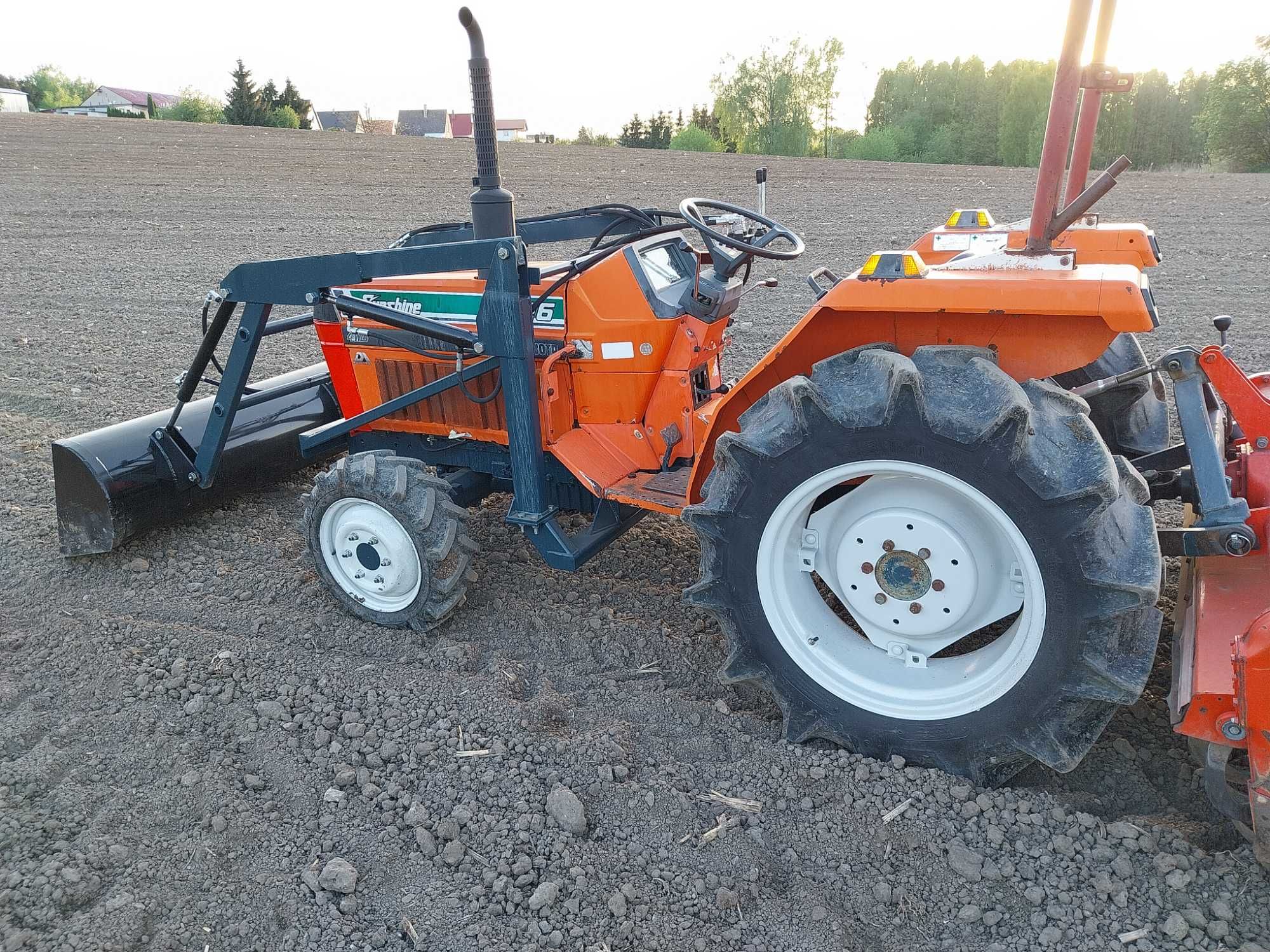 Kubota z turem 4x4 - 45Km Minitraktor Sadownik Ciągnik  traktor 45km