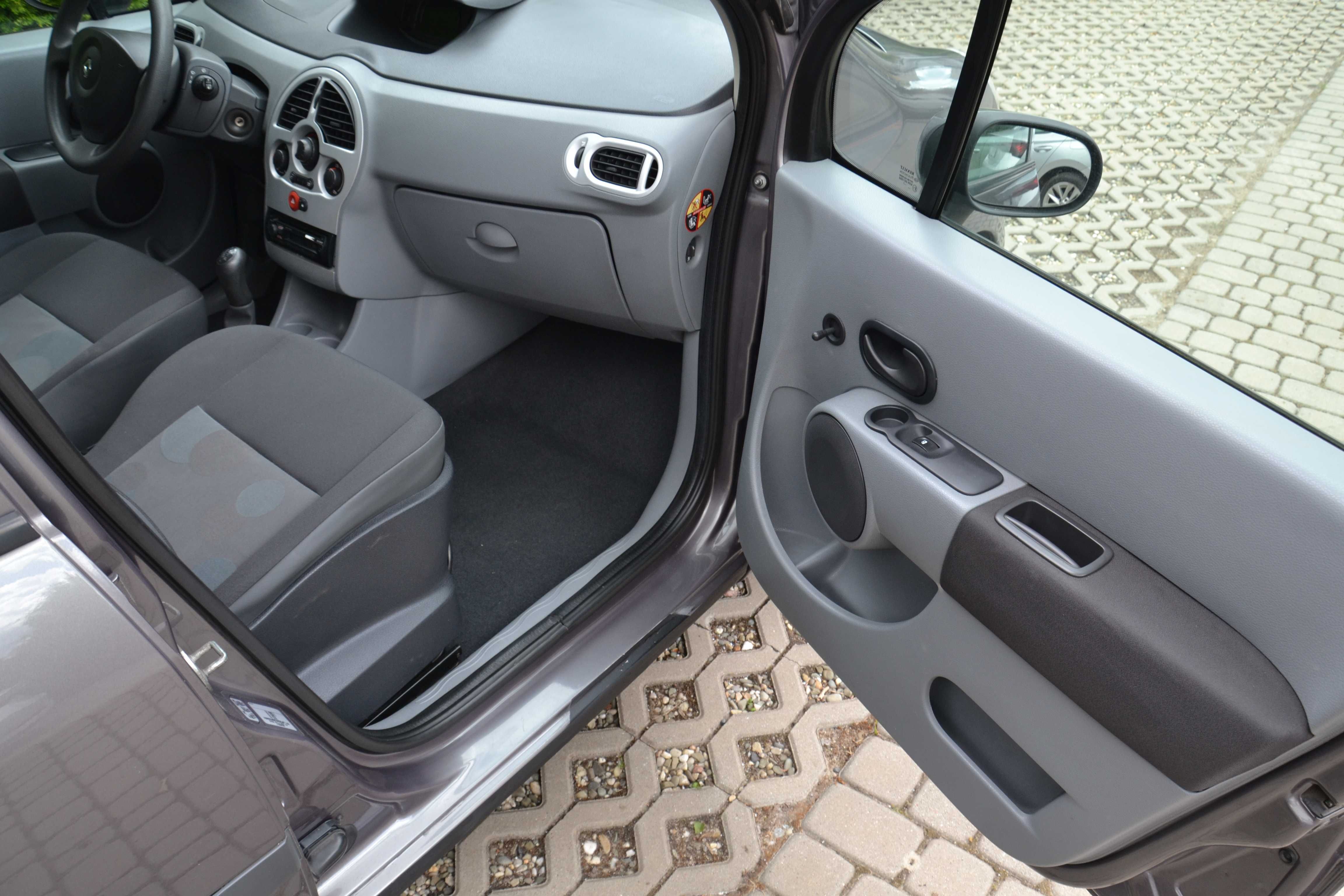 Modus z przebiegiem 122 700 km z 2007 roku