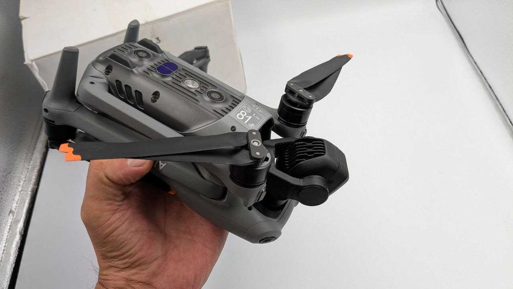 Квадрокоптер DJI Air 3 Drone (без акумулятора)
