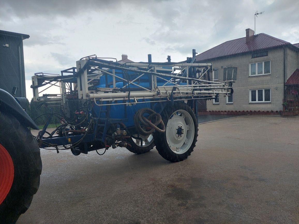 Opryskiwacz ciągany Sieger
