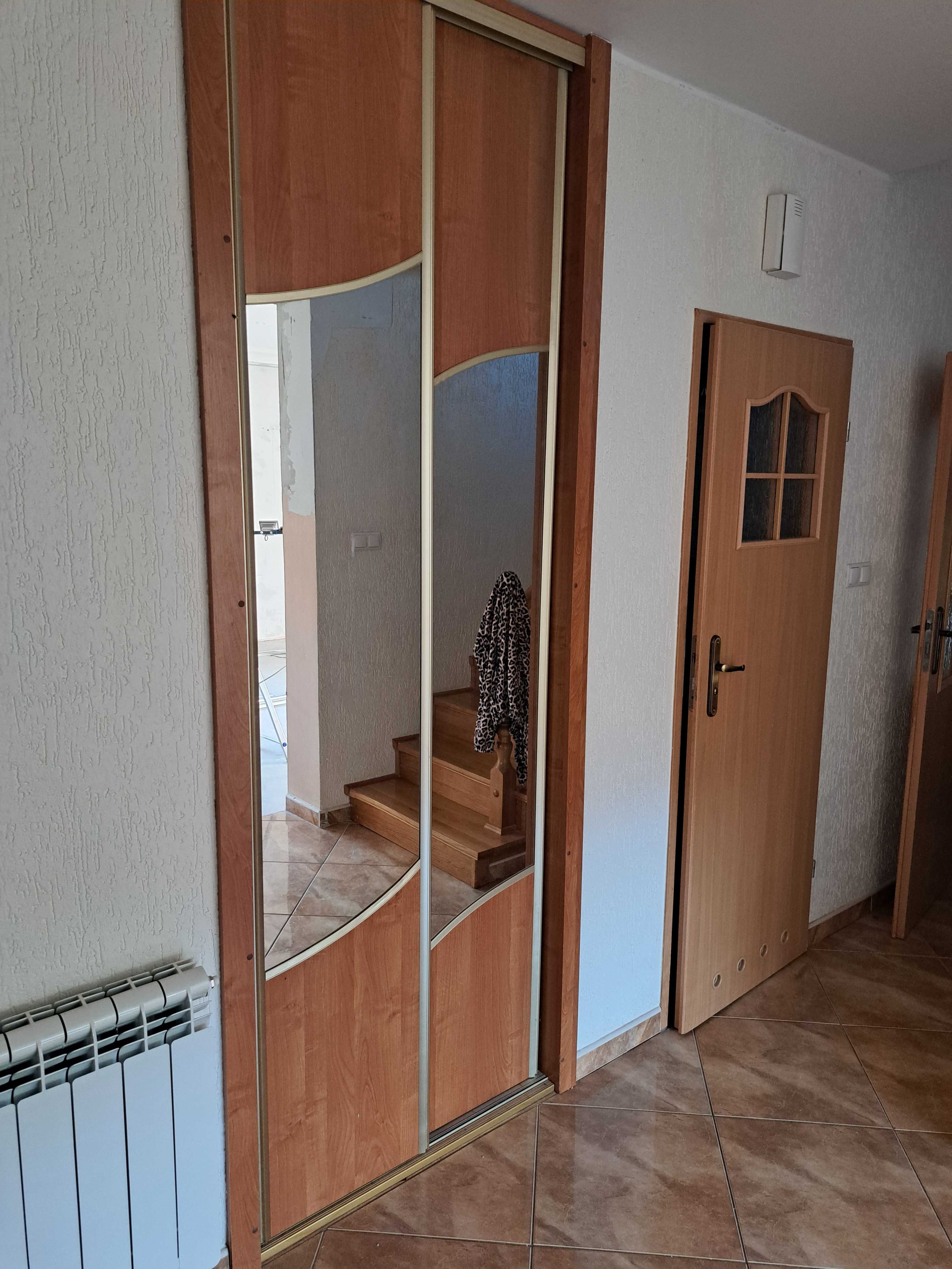 Zabudowa szafa wnękowa