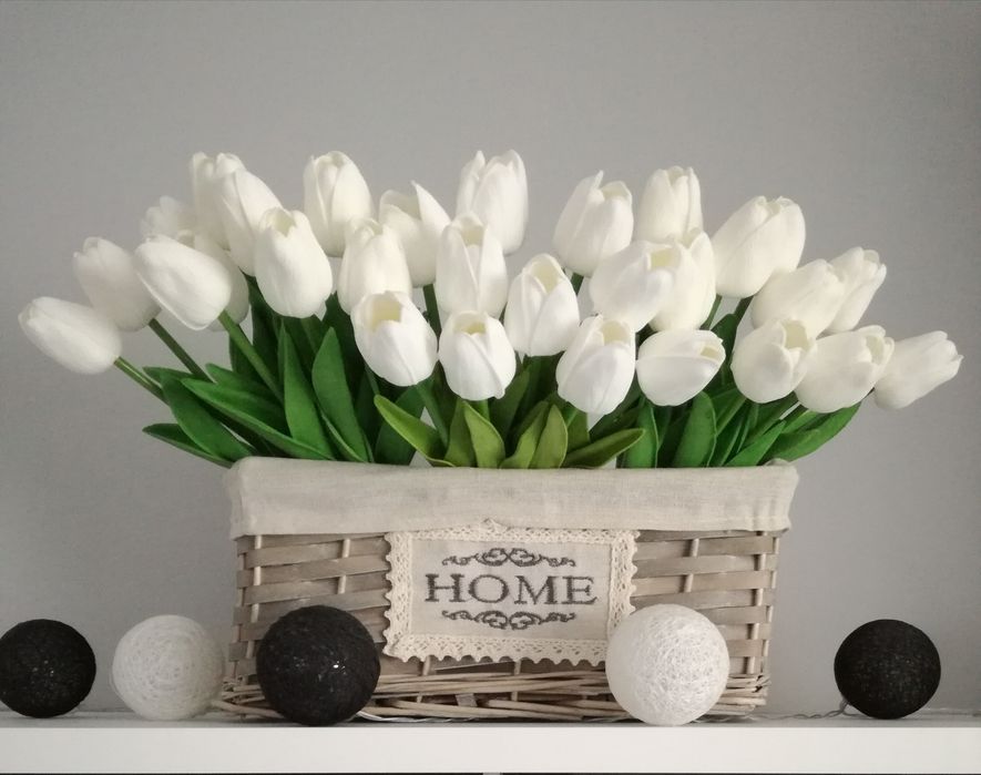 Białe tulipany silikonowe!Jak żywe.