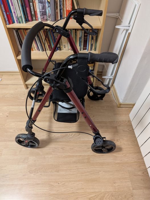 Chodzik rehabilitacjyjny z siedziskiem