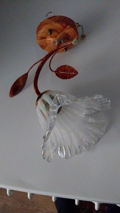 Продам люстру и 2 бра б/у в отличном состоянии.