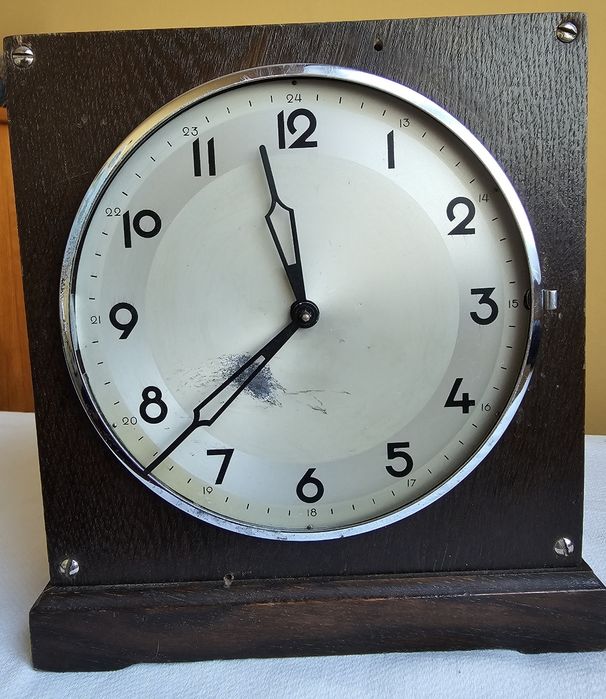 Zegar bufetowy komodowy kominkowy