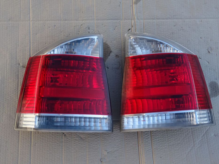 LAMPY TYŁ LAMPA TYLNA PRAWA LEWA OPEL VECTRA C HB SEDAN WKŁAD OPRAWKA WTYCZKA