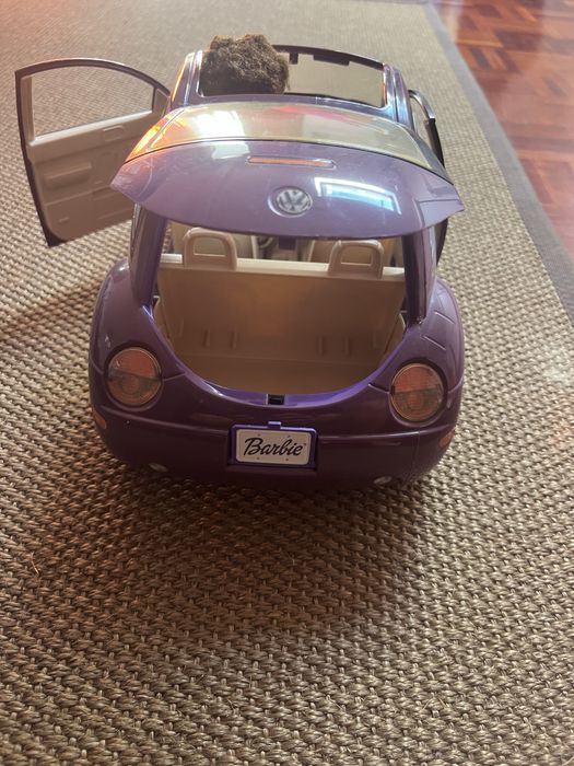 Carro de barbie com o namorado