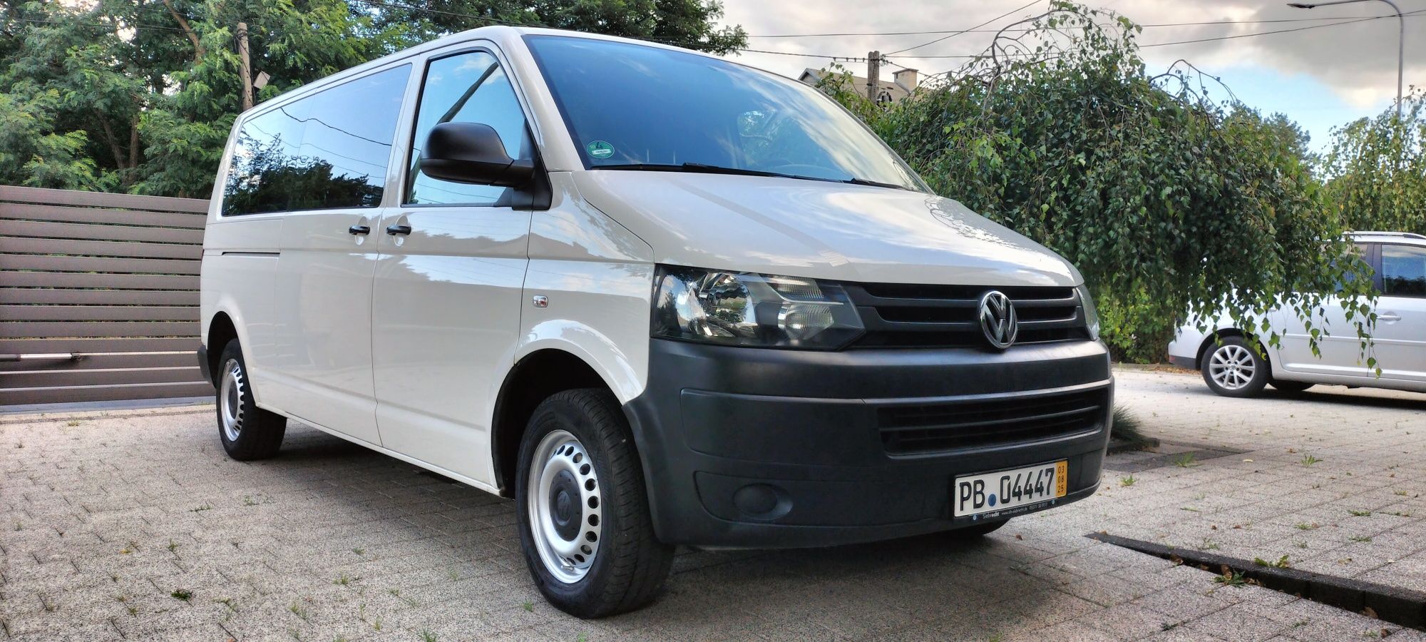 Sprzedam VW transporter T5 long 2.0 TDI 140km