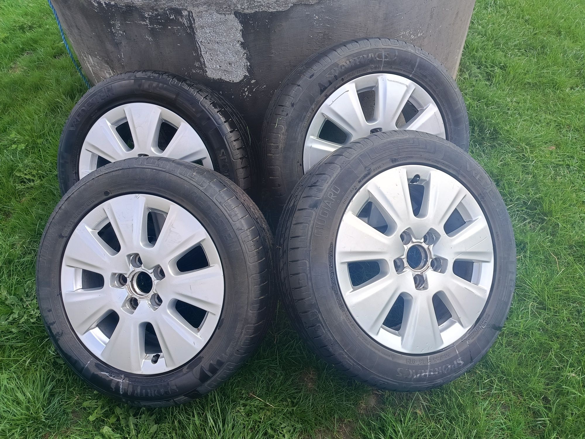 Koła wraz z alufelgami 205/55 16'