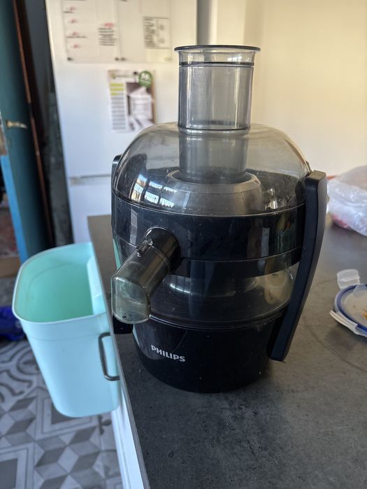 Máquina sumos Philips HR1832